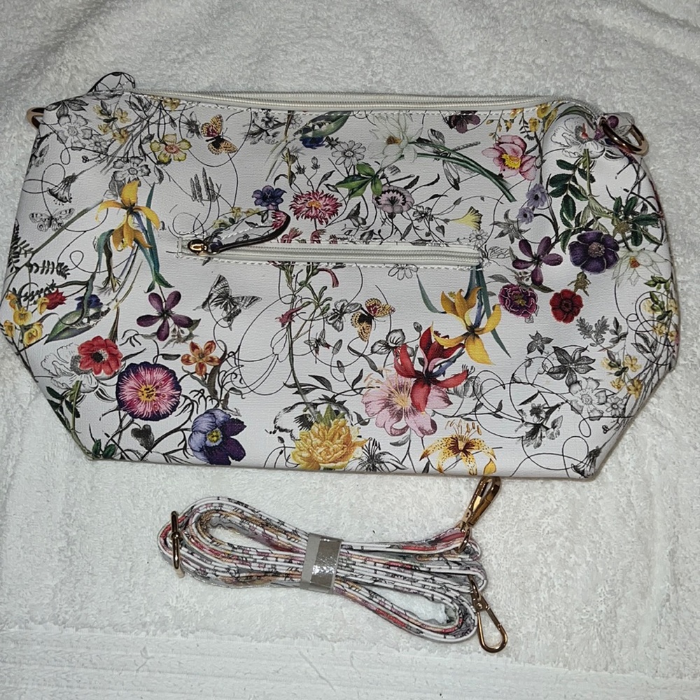 Beautiful Floral/Butterfly Print Shoulder Bag